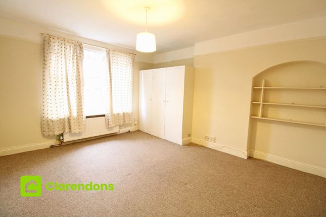 Flat 2, 30 Belmont Road, Reigate photo 4