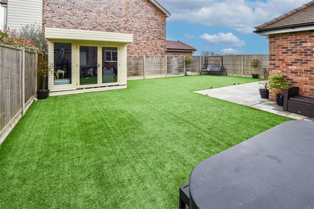 29, Little Ridings Lane, Ingatestone photo 4