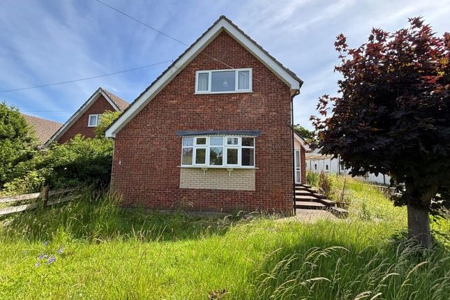 3-bed detached on 1 School Lane, Snitterby, Gainsborough, £150,000