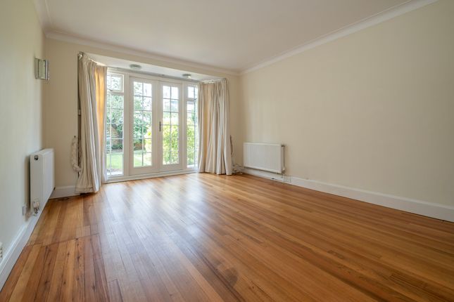25, Stonehill Road, London photo 4