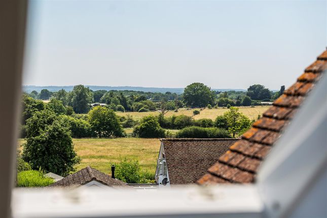 5, Gainsford Place, Oxted photo 4