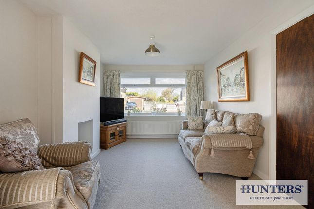 34, Fieldhead Drive, Leeds photo 2