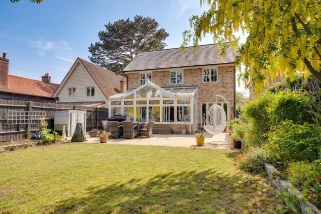 4, Applegate, Sawbridgeworth photo 2