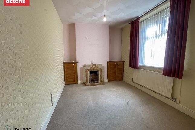20, Thomas Street, Caerphilly photo 2