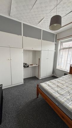 Room 4, 44 Brazil Street, Hull photo 4