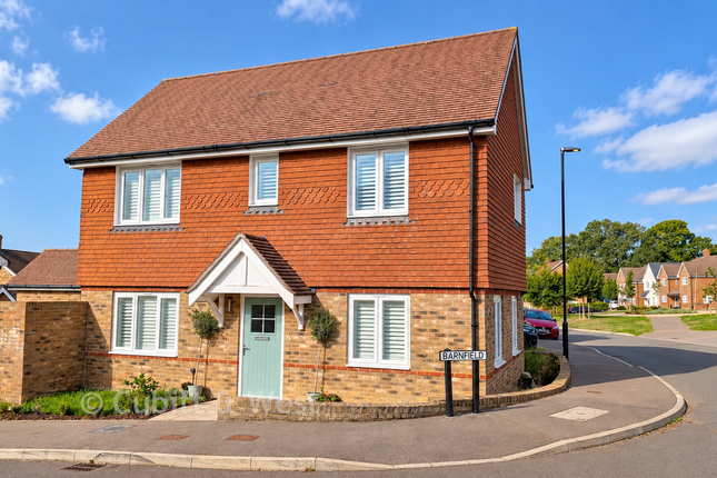 21, Barnfield, Billingshurst photo 2