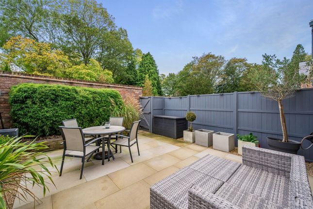 13 South Courtyard, Macclesfield photo 2
