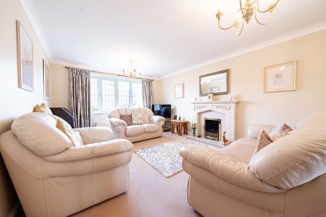 2 Buttercup Close, Leicester photo 3