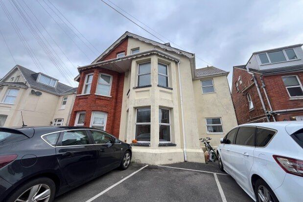 Thumbnail Flat to rent in 14 Holland Road, Weymouth