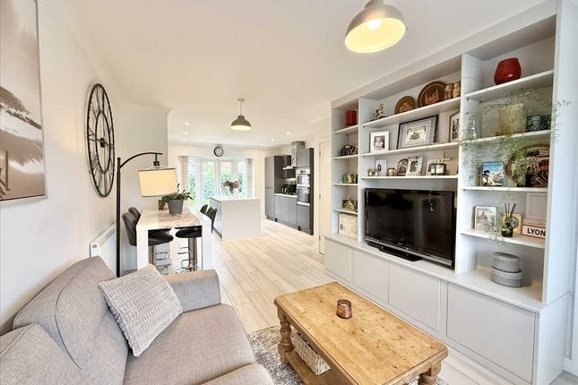 8, Astill Close, Nottingham photo 2