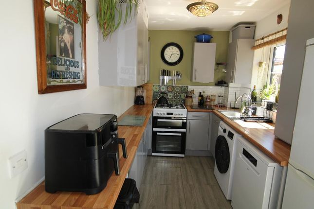 18, Lands End Grove, Milton Keynes photo 4