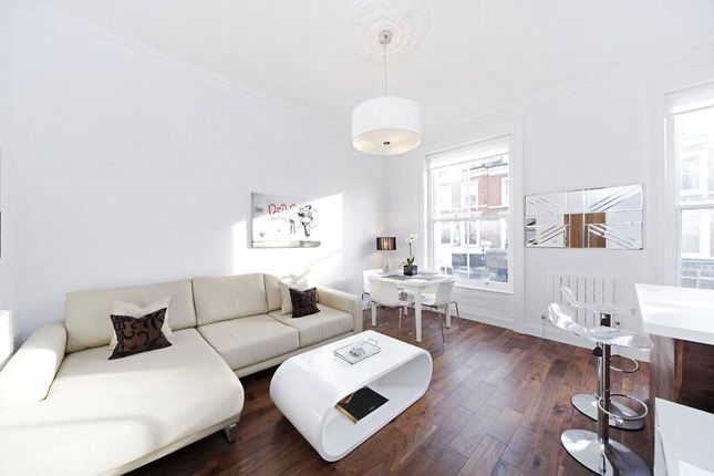 Flat for sale in Russell Gardens, London