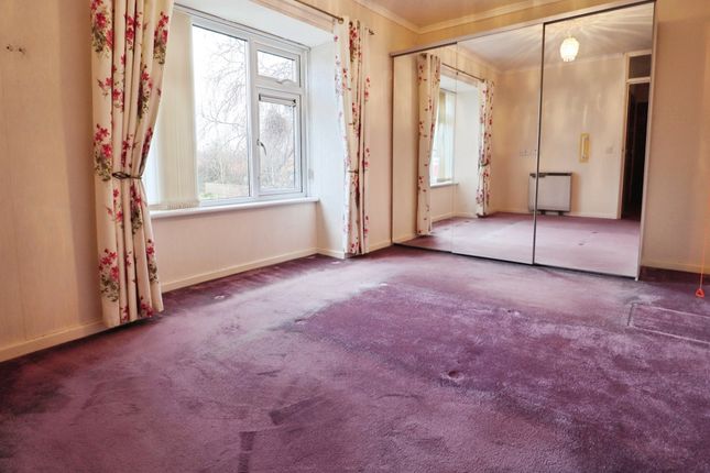 19, Oakmeadow Court, Cardiff photo 3