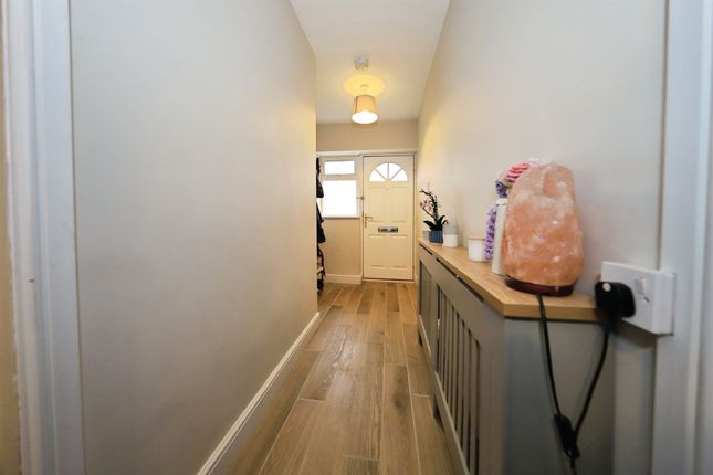 18, Knight Road, Kidderminster photo 2