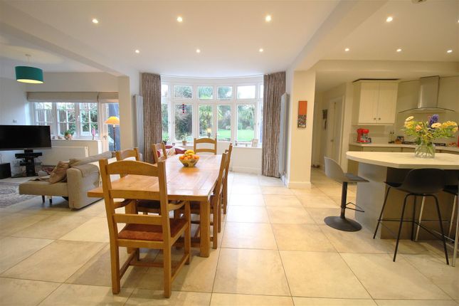 15, Links Road, Epsom photo 2