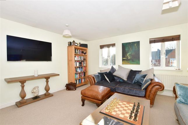 Flat for sale in Comptons Lane, Horsham, West Sussex