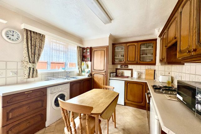 54, The Gorseway, Bexhill-on-Sea photo 2