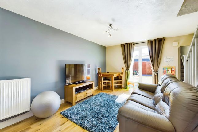15, Philbye Mews, Slough photo 3