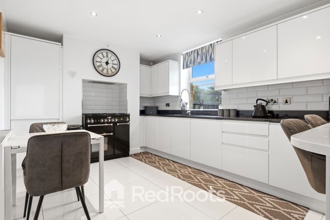 15 Upper Lane, Emley, West Yorkshire photo 4