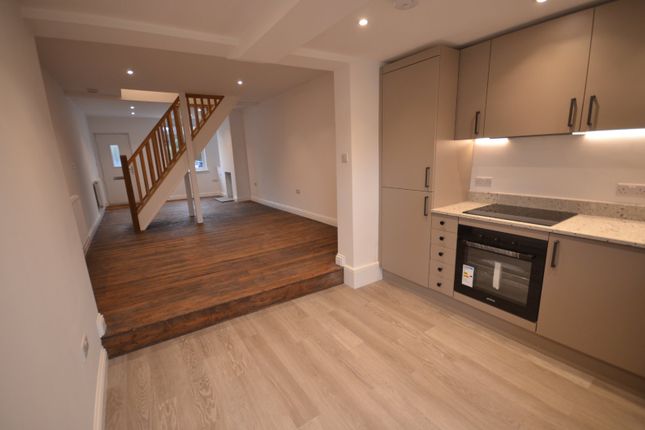 3, Fair View Road, Wiltshire photo 3