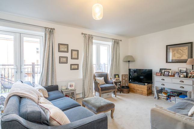 121, Pinewood Way, Chichester photo 4