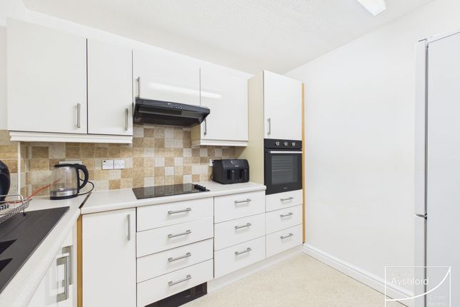 Flat 8, Pegasus Court, Paignton photo 3