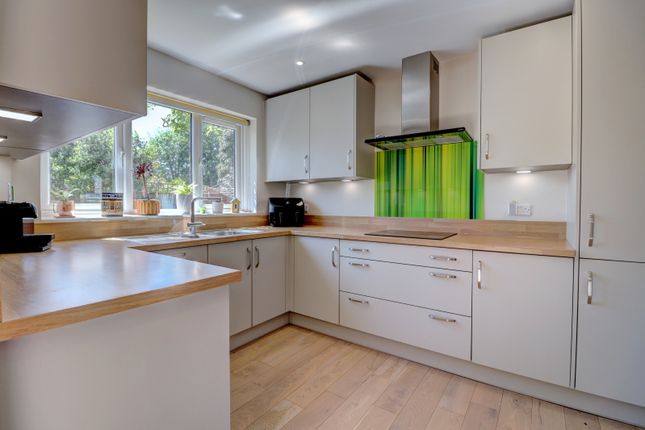 22, Hill Farm Way, High Wycombe photo 4