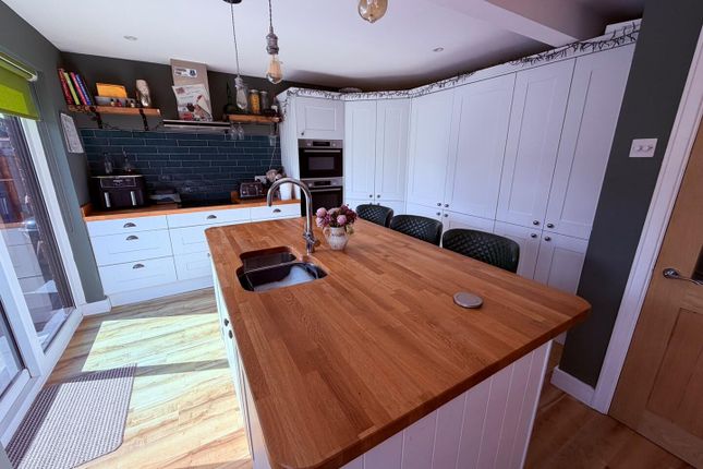 12, Orchard Drive, Neston photo 4