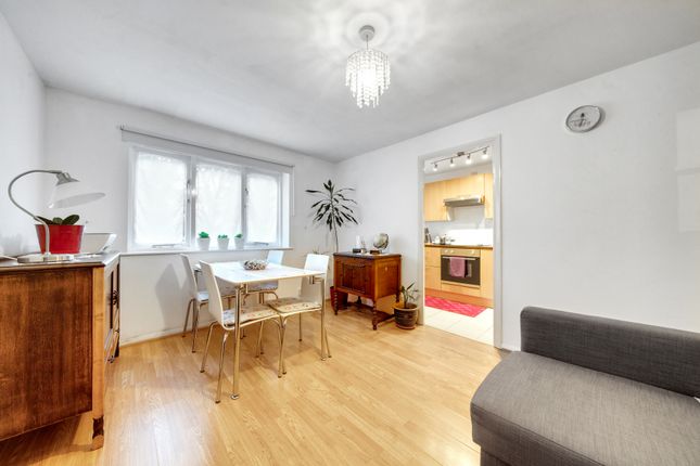 Flat for sale in Telegraph Place, Isle Of Dogs, London