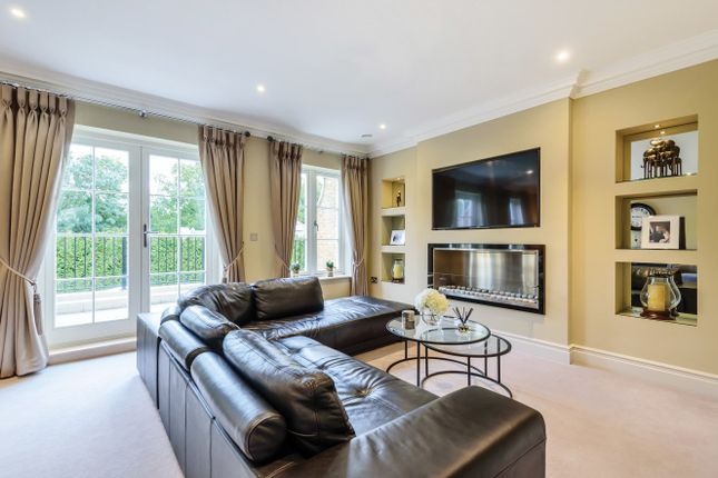 Terraced house for sale in Willoughby Lane, Bromley