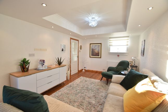 38, Gilchrist Crescent, Whitburn photo 2