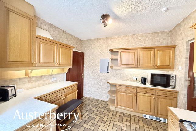32, Drubbery Lane, Stoke-On-Trent photo 3
