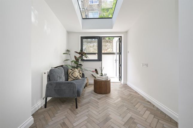 25A, Overstone Road, London photo 4