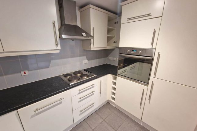 Flat to rent in Golate Street, Cardiff