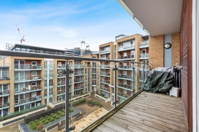Flat for sale in Viridian Apartments, 75 Battersea Park Road, London