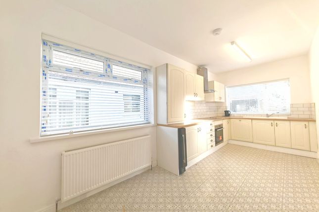 40 Elmsleigh Gardens, Sunderland photo 5