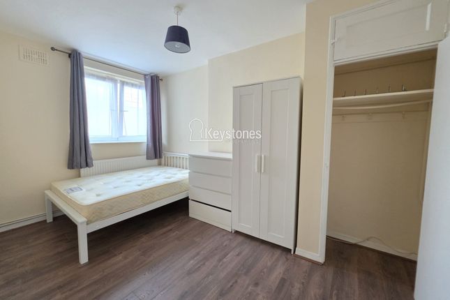 14 Thornaby House (Room 4), Canrobert Street, London photo 3