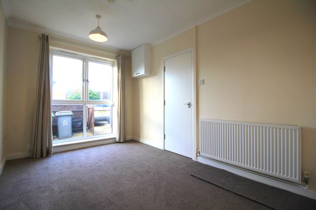 Thumbnail Flat to rent in Neville Road, Norwich