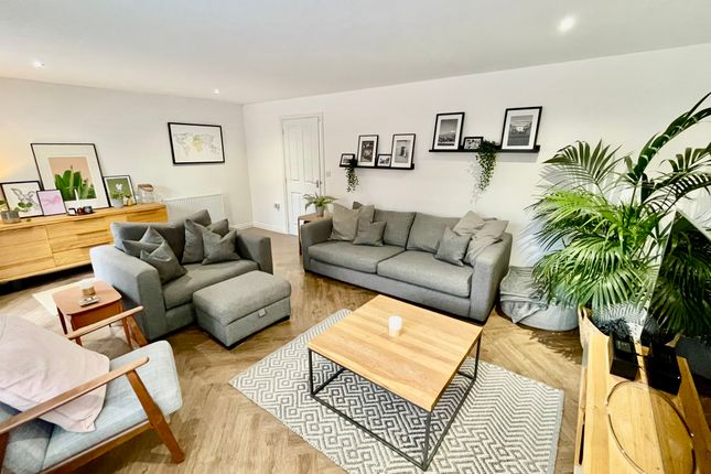 10, Darwin Drive, Biggleswade photo 4