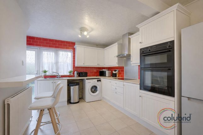 29, Feering Drive, Basildon photo 4