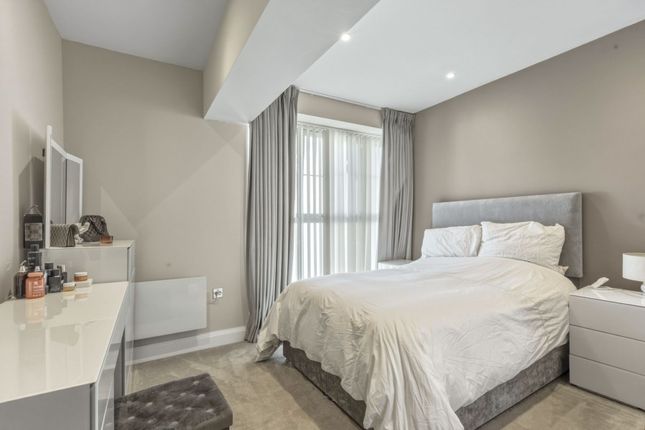 Flat 4 Spring House 5-7, High Street, Sunninghill photo 4
