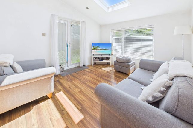 19, Coed Glas Road, Cardiff photo 4