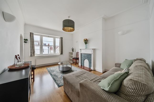 Thumbnail Flat for sale in West Park, Clifton, Bristol