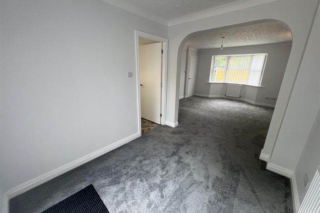 53, Charolais Crescent, Stoke-on-Trent photo 4