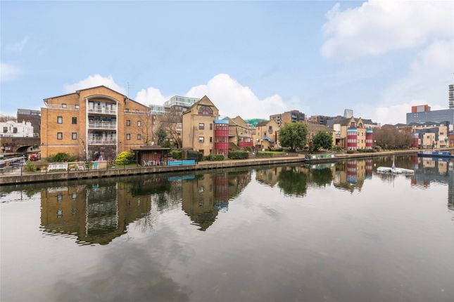Flat for sale in Crystal Wharf, Graham Street