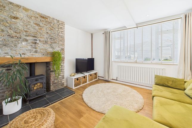 3 Glebe Court, Holsworthy photo 2