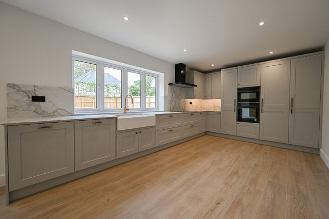 1 Hollybank, Lake Road, Verwood photo 2