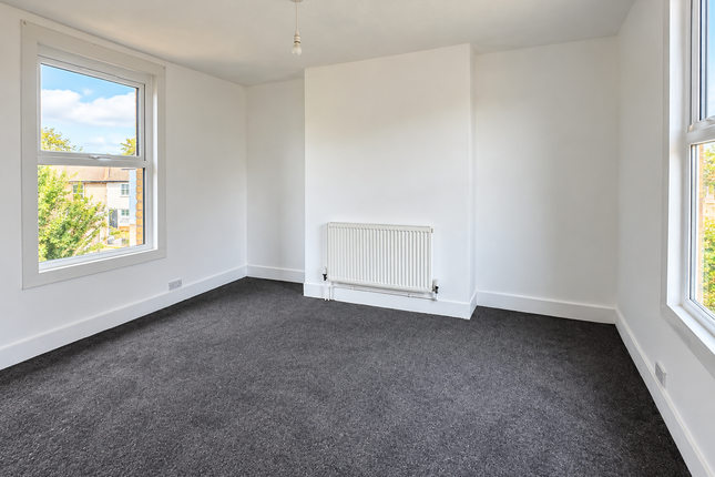 53, Castle Road, Chatham photo 4
