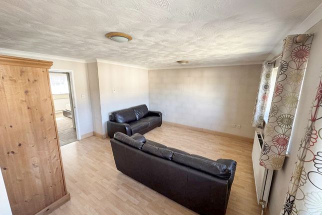 60, Chalet Hill, Bordon photo 4
