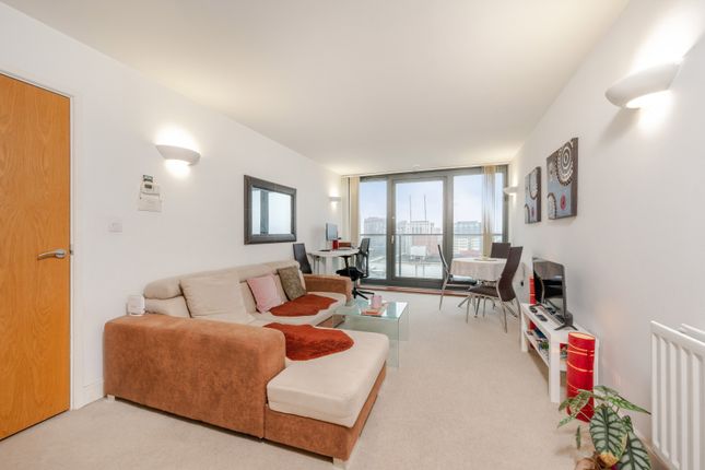 Thumbnail Flat for sale in Neutron Tower, 6 Blackwall Way
